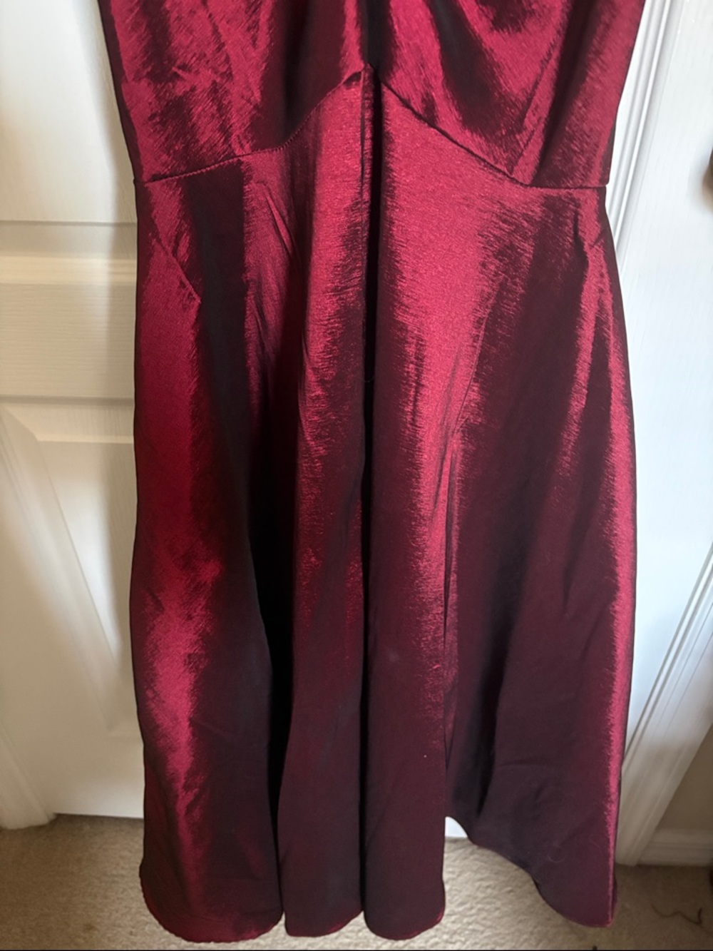 Xscape Burgundy Iridescent Lace-Detail Mermaid Prom Evening Gown - Picture 5 of 10